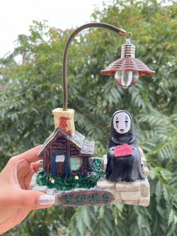 Lonley Spirit House Lamp
